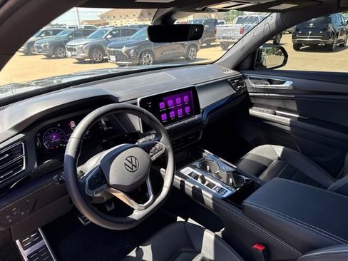 Used 2024 Volkswagen Atlas Cross Sport SEL R-Line AWD/4WD image 15