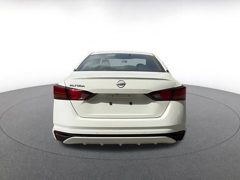 Used 2025 Nissan Altima 2.5 SV image 12