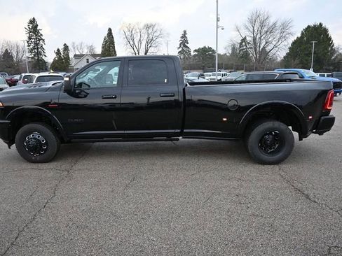 New 2026 RAM 3500 Limited AWD/4WD image 17