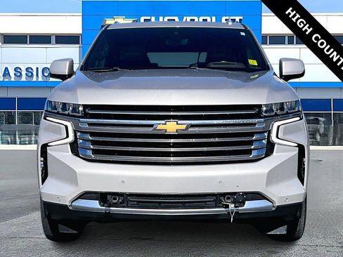 Used 2022 Chevrolet Suburban High Country image 2