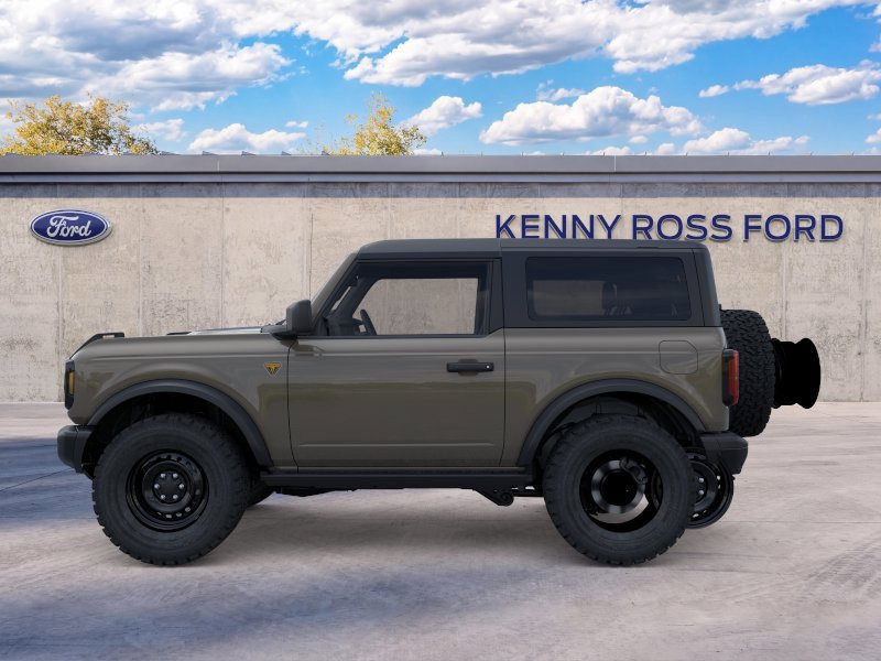 New 2026 Ford Bronco Badlands w/ Black Appearance Package AWD/4WD image 3