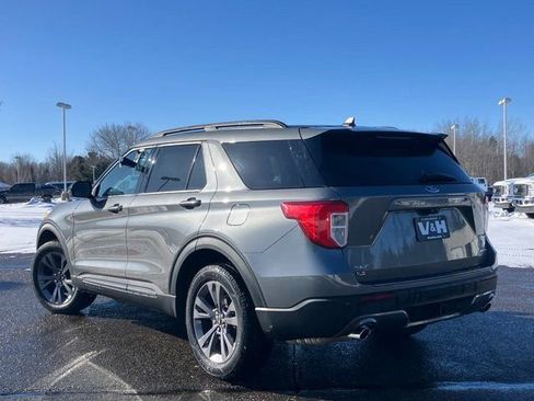 Used 2023 Ford Explorer XLT w/ Equipment Group 202A image 25