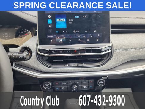 Used 2024 Jeep Compass Latitude w/ Convenience Group image 13