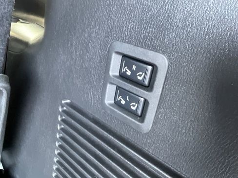 Used 2024 Nissan Armada Platinum w/ Captain's Chairs Package image 35