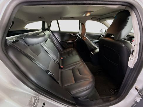 Used 2016 Volvo V60 T5 Platinum w/ Climate Package FWD image 27