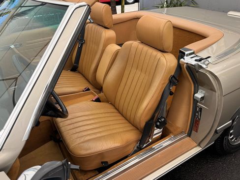Used 1988 Mercedes-Benz 560 SL image 23