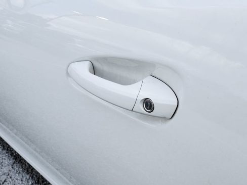 Used 2017 Mercedes-Benz SLC 300 image 33