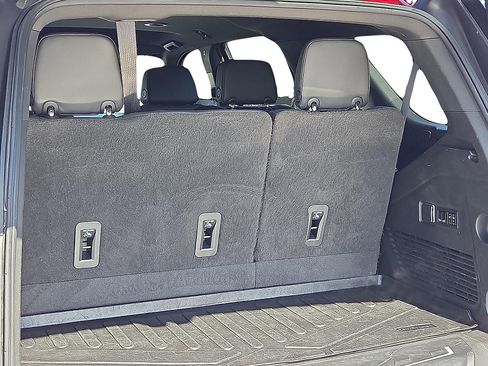 Used 2022 Chevrolet Tahoe Z71 w/ Z71 Off-Road Package image 8