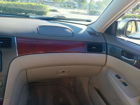 Used 2004 Lexus ES 330 image 21