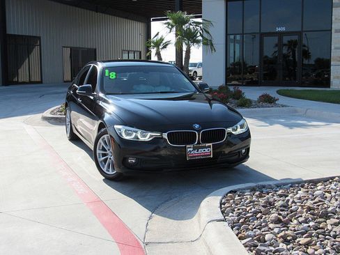 Used 2018 BMW 320i xDrive Sedan image 4