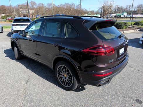 Used 2017 Porsche Cayenne Platinum Edition image 5