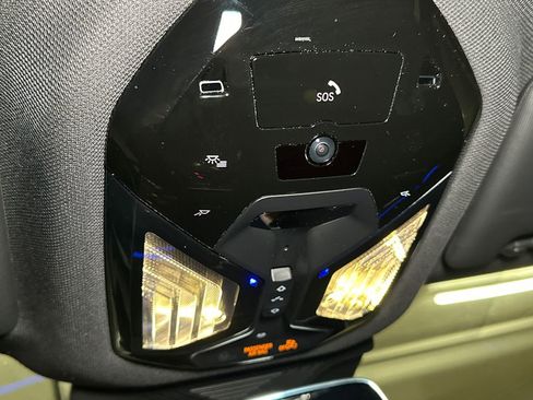 Used 2024 BMW 530i xDrive image 31