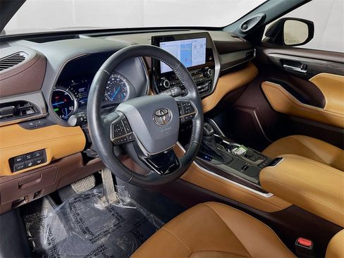 Certified 2020 Toyota Highlander Platinum image 10