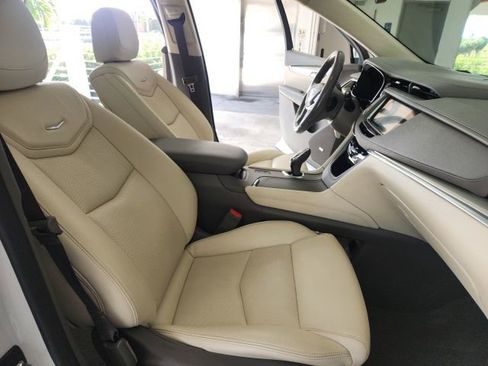 Used 2019 Cadillac XT5 Luxury image 24