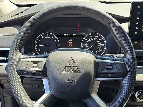 New 2026 Mitsubishi Outlander ES AWD/4WD image 14