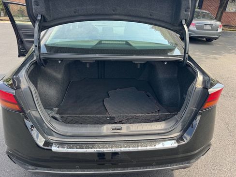 Used 2020 Nissan Altima 2.5 SR w/ Premium Package FWD image 18