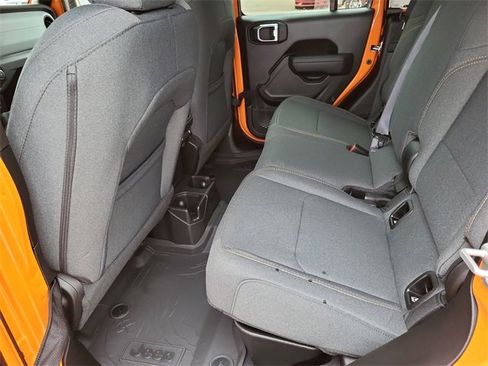 New 2025 Jeep Gladiator Sport image 23