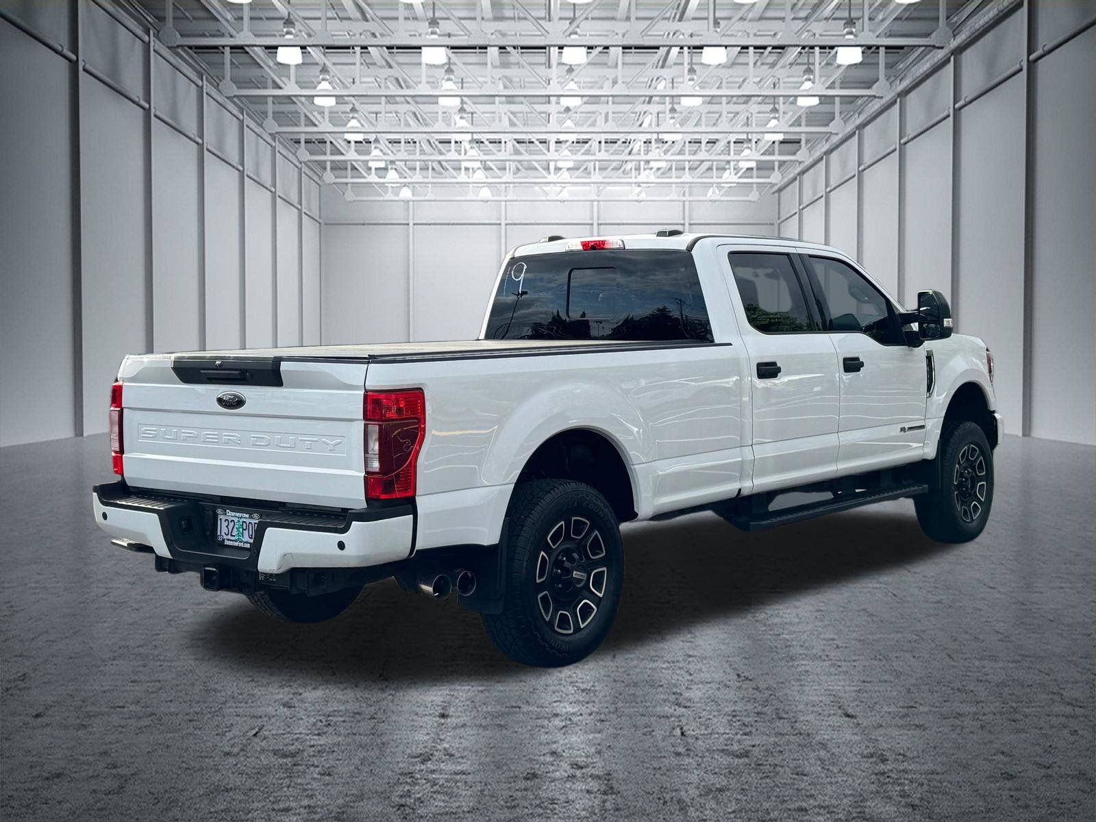 Used 2022 Ford F350 XLT w/ Black Appearance Package AWD/4WD image 16