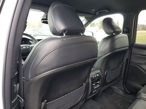 Used 2024 Jeep Grand Cherokee L Laredo image 30