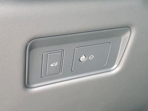 New 2026 Jaguar F-PACE R-Dynamic S image 14