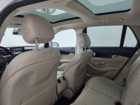 Used 2018 Mercedes-Benz GLC 300 4MATIC image 20