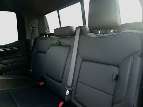 Used 2025 Chevrolet Silverado 1500 LT Trail Boss w/ Convenience Package II AWD/4WD image 25