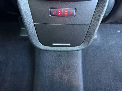 Used 2016 Lincoln MKX Reserve w/ Climate Package image 25