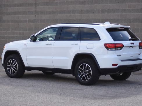 Used 2021 Jeep Grand Cherokee Trailhawk image 12