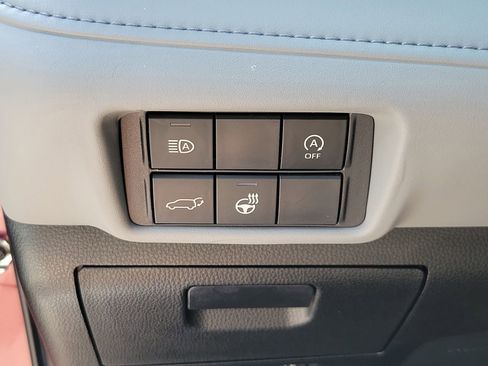 Used 2023 Toyota Highlander Limited FWD image 32