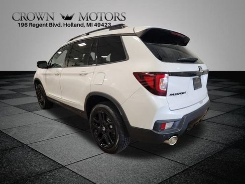 Used 2025 Honda Passport Black Edition image 5
