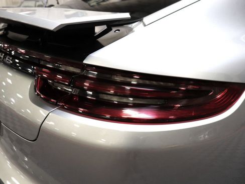 Used 2019 Porsche Panamera 4 image 8