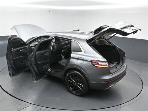 Certified 2023 Lincoln Nautilus Reserve w/ Monochromatic Package image 51