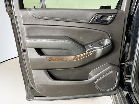 Used 2018 Chevrolet Suburban LT image 27