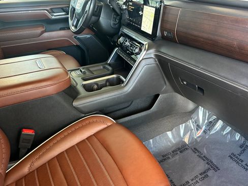 Used 2024 GMC Sierra 2500 Denali Ultimate w/ Max Trailering Package AWD/4WD image 18