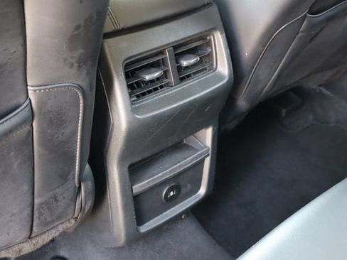 Used 2024 Ford Edge SEL AWD/4WD image 18