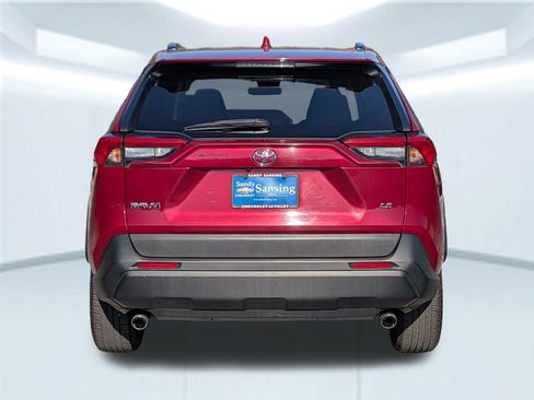 Used 2019 Toyota RAV4 LE image 5