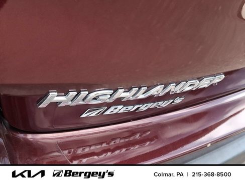 Used 2019 Toyota Highlander LE AWD/4WD image 30