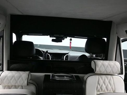 Used 2020 Cadillac Escalade ESV Platinum w/ Escalade Sport Edition image 23