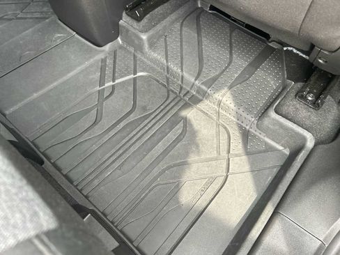 Used 2024 Chevrolet Equinox LT w/ LPO, Floor Liner Package FWD image 34