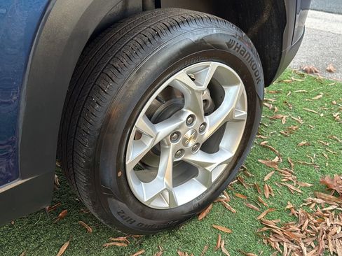 Used 2024 Chevrolet Trax LS w/ LS Convenience Package image 41