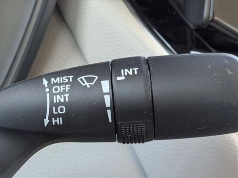 Used 2022 Toyota Corolla LE FWD image 9