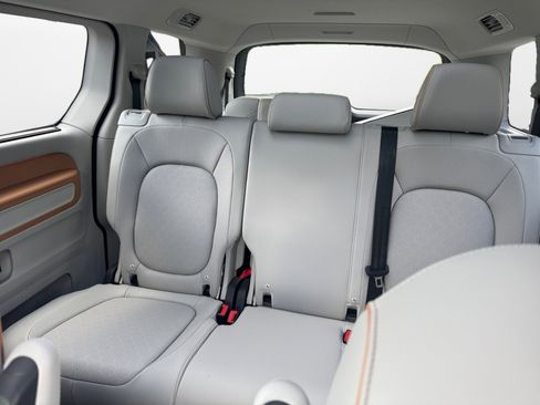 New 2025 Volkswagen ID. Buzz 1st Edition image 12