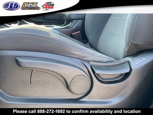 Used 2017 Kia Sorento FWD image 11