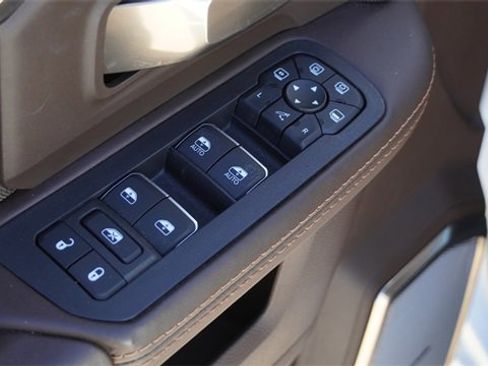 New 2025 RAM 2500 Limited image 21