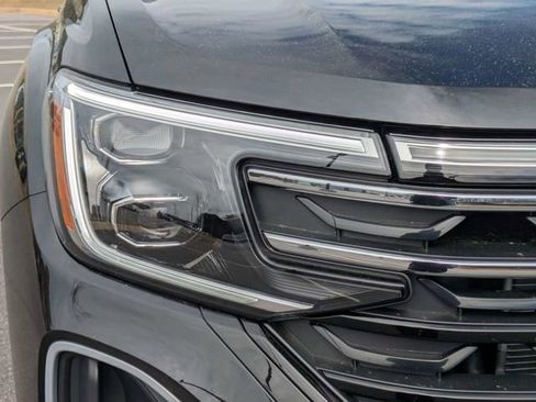 New 2026 Volkswagen Atlas Peak Edition image 10