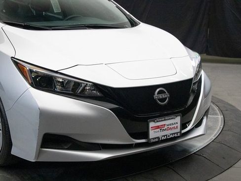 Used 2024 Nissan Leaf S image 3