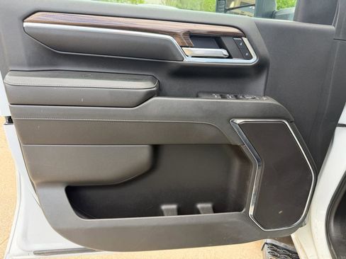 Used 2024 Chevrolet Silverado 2500 LT w/ Convenience Package image 23