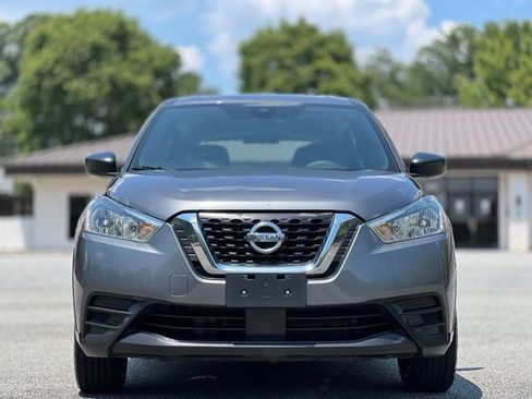 Used 2020 Nissan Kicks S w/ Interior Electronics Package FWD image 2