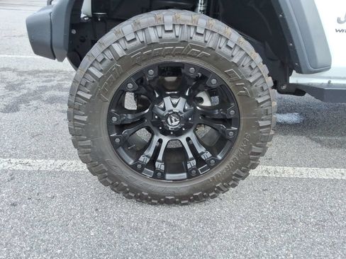 Used 2018 Jeep Wrangler Unlimited Sport AWD/4WD image 10