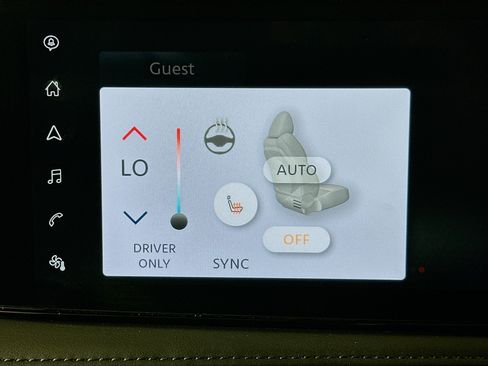Used 2024 Nissan Ariya FWD image 26